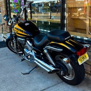 Meet your Posher, Rj